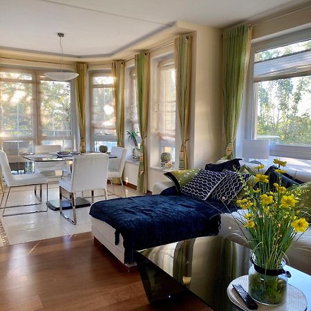 Seaside Apartment With Parking & Ac - 150 M To The Beach By Noclegi Renters Miedzyzdroje Bagian luar foto