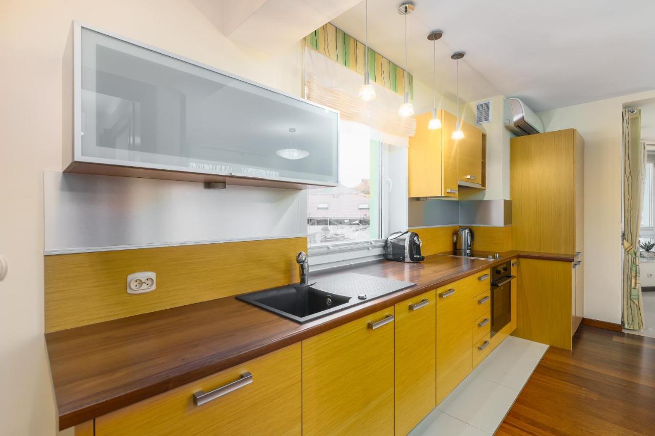 Seaside Apartment With Parking & Ac - 150 M To The Beach By Noclegi Renters Miedzyzdroje Bagian luar foto