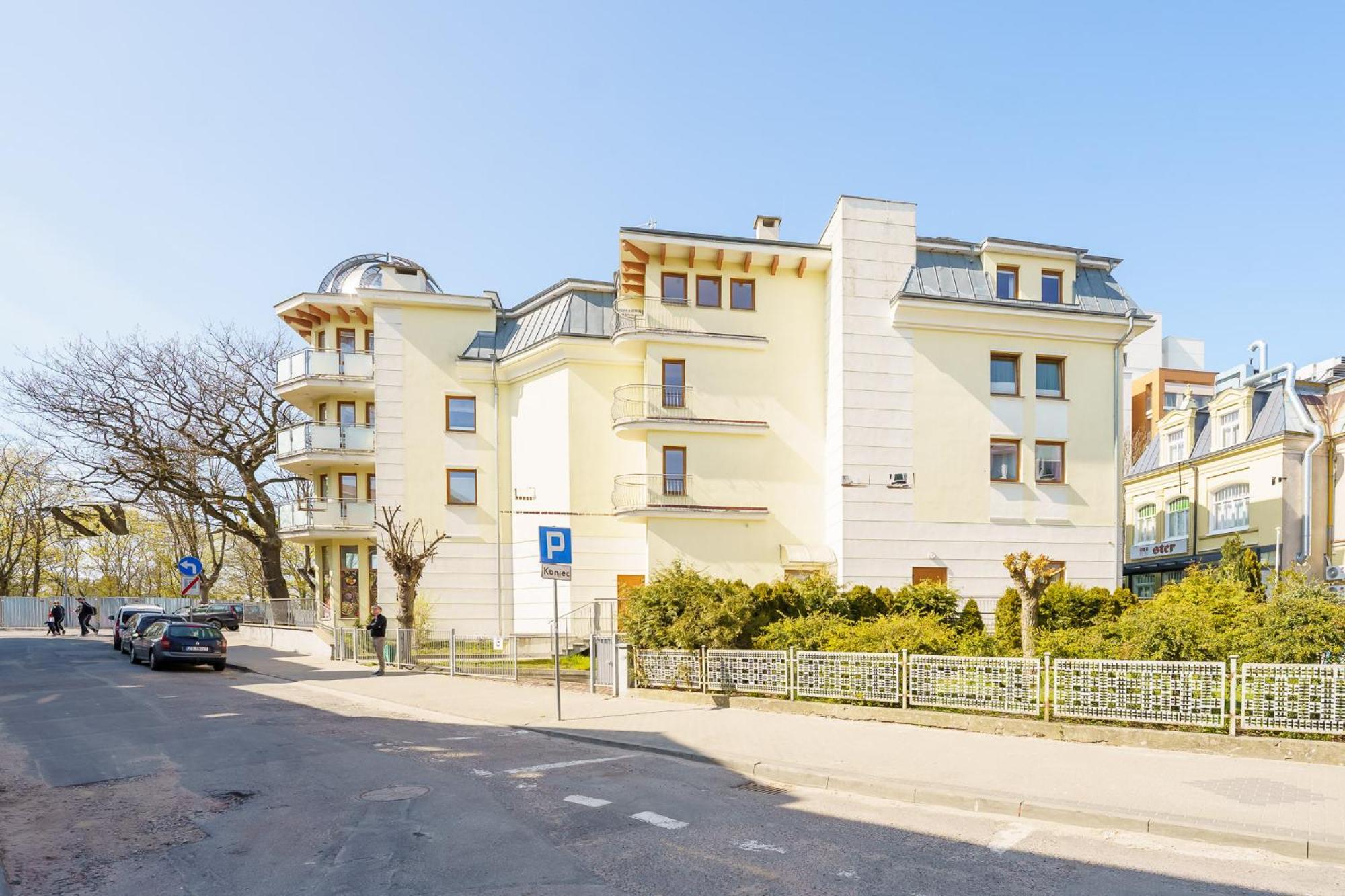 Seaside Apartment With Parking & Ac - 150 M To The Beach By Noclegi Renters Miedzyzdroje Bagian luar foto
